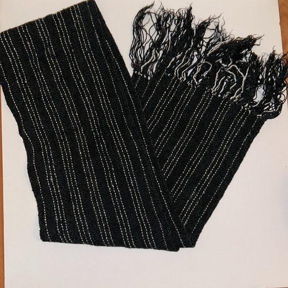 BEAUTIFUL CHRISTIAN DIOR MENS SCARF - Picture 3 of 3